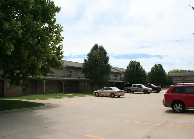 Property at 215 E Vernon Ave Unit 01, Normal, IL, 61761, 1 bed, 1 bath, [object Object]