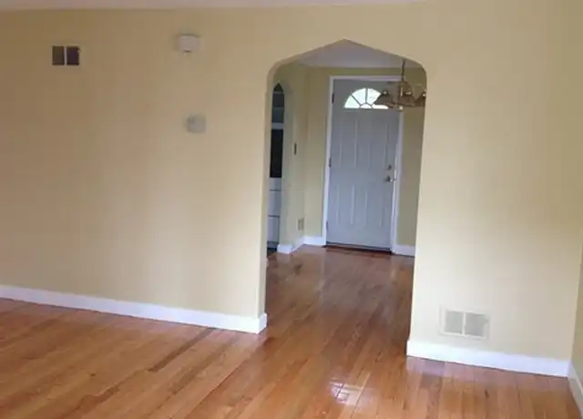 Property at 35 Sunnyside Ave Unit 1, Arlington, MA, 02474, 2 beds, 1 bath, [object Object]