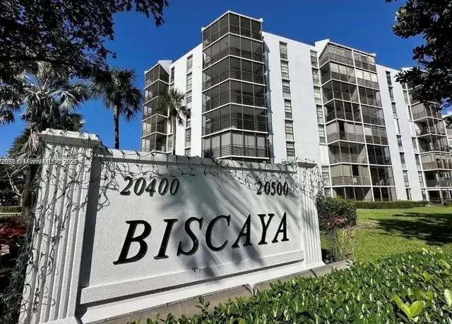 Property at 20400 W Country Club Dr #812, Aventura, FL, 33180, 2 beds, 2 baths, [object Object]