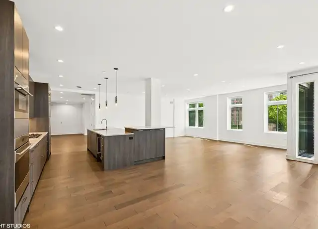 Property at Timeless Comfort, Tailored for You Welcome to Melrose by the Lake! - 434 W Melrose St, Chicago, IL, 60657, 2-4 beds, 2-4 baths, [object Object]