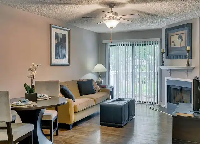 Property at Woodberry Apartments - 10 Alexander Dr, Asheville, NC, 28801, 1-3 bed, 1-2 bath, [object Object]