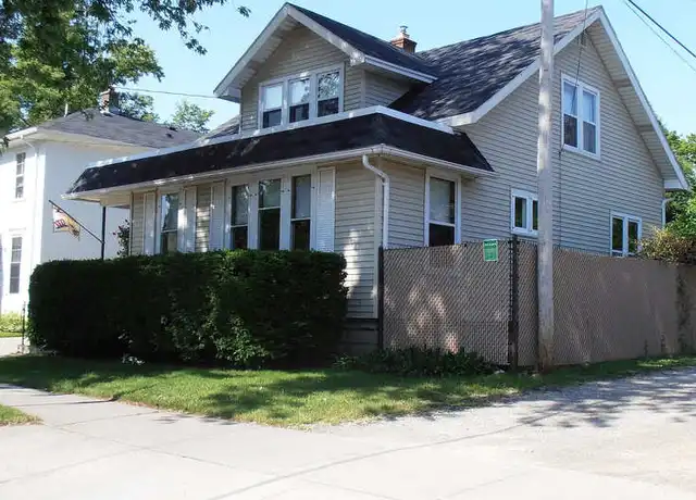Property at 1009 N Oneida St, Appleton, WI, 54911, 4 beds, 1 bath, [object Object]