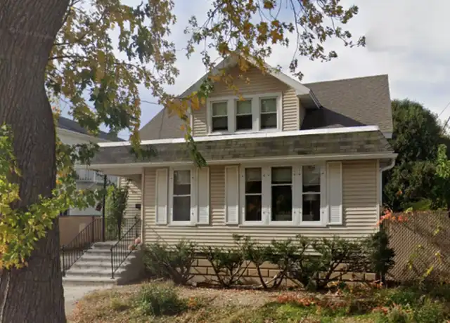 Property at 1009 N Oneida St, Appleton, WI, 54911, 4 beds, 1 bath, [object Object]