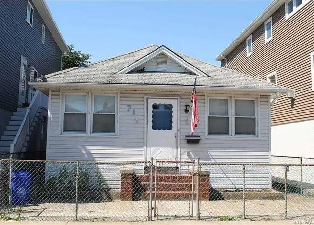 Property at 71 Oregon St, Long Beach, NY, 11561, 3 beds, 1 bath, [object Object]