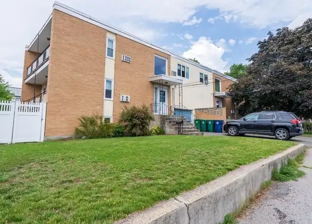Property at 71 Silver Lake Ave Unit 71, Newton, MA, 02458, 3 beds, 2.5 baths, [object Object]