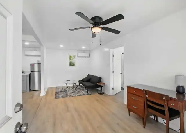 Property at 4705 Pease St, Houston, TX, 77023, 1 bed, 1 bath, [object Object]