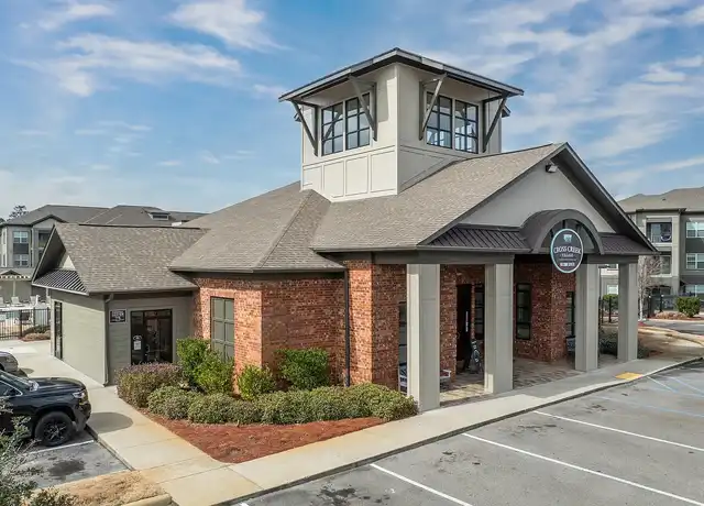 Property at Cross Creek Village - 75 Cross Creek Pkwy, Hattiesburg, MS, 39402, 1-3 bed, 1-2 bath, [object Object]