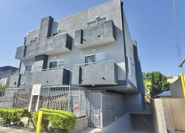 Property at 11045 Moorpark St, Toluca Lake, CA, 91602, 3 beds, 2 baths, [object Object]