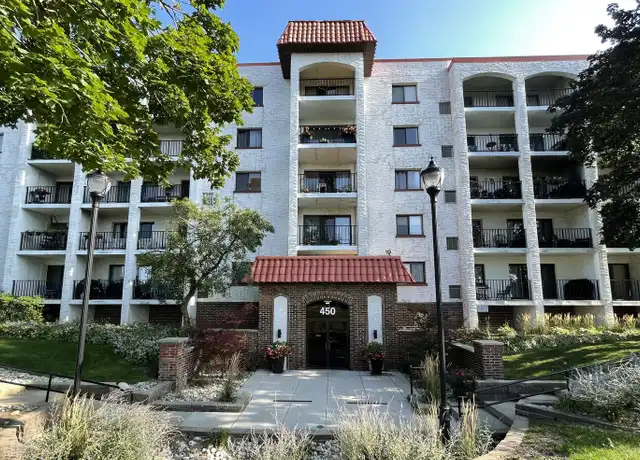 Property at 450 Plum Creek Dr Unit 109, Wheeling, IL, 60090, 2 beds, 1 bath, [object Object]