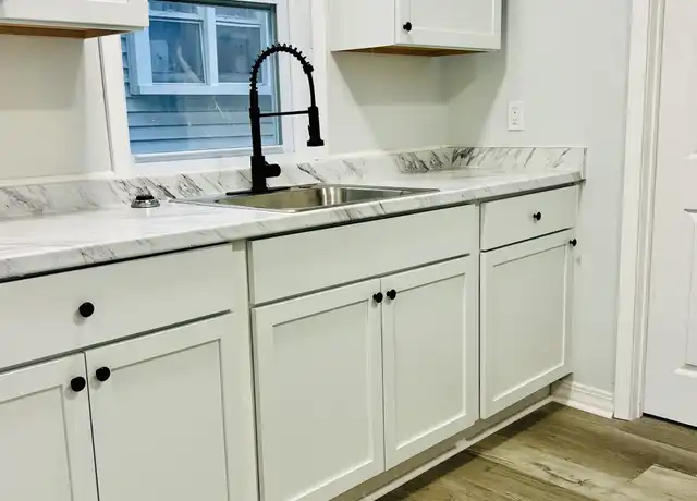 Property at 915 W Lapeer St Unit 3, Lansing, MI, 48915, 1 bed, 1 bath, [object Object]
