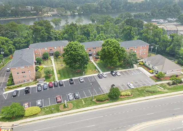 Photo of 12525 Gordon Blvd, Woodbridge, VA 22192
