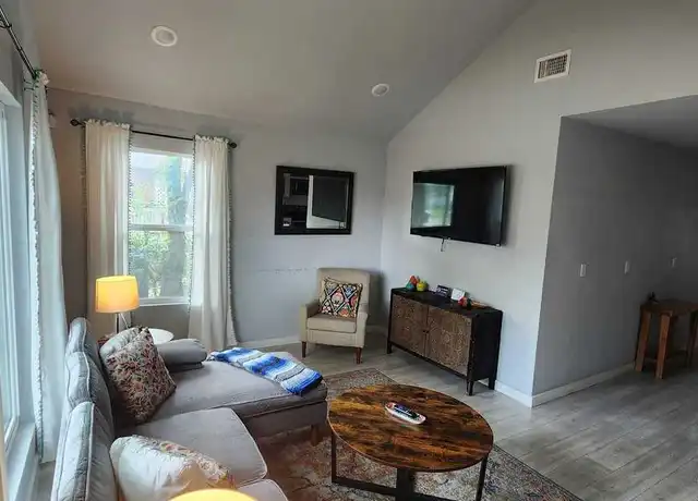 Property at Santa Monica Street 1413 - Santa Monica St Unit 1043717P, San Antonio, TX, 78201, 0-4 beds, 1-3 bath, [object Object]