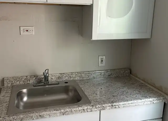 Property at 526 N Charlotte St Unit 2, Pottstown, PA, 19464, 2 beds, 1 bath, [object Object]
