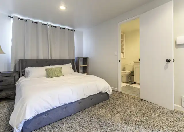 Property at 910 N Stevens St, Tacoma, WA, 98406, 1 bed, 1 bath, [object Object]