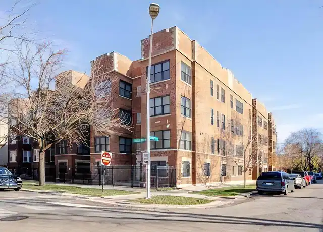 Property at 1744 E 69th St Unit 405, Chicago, IL, 60649, 2 beds, 1 bath, [object Object]
