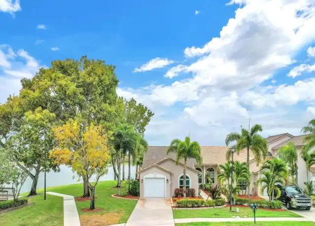 Property at 10763 Lake Shore Dr, Wellington, FL, 33414, 3 beds, 2 baths, [object Object]