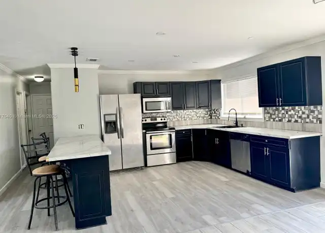 Property at 1822 SE Oxmoor Ct, Port Saint Lucie, FL, 34952, 3 beds, 2 baths, [object Object]