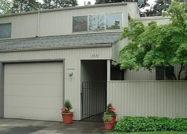 Property at 1511 NW Tanasbrook Ct, Beaverton, OR, 97006, 2 beds, 1.5 baths, [object Object]