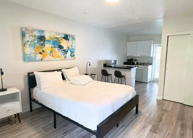 Property at 421 Sunset Dr Unit 2, Pompano Beach, FL, 33062, 0 beds, 1 bath, [object Object]