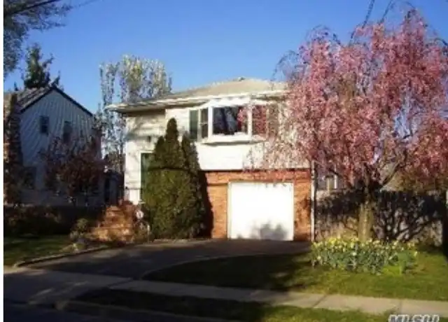 Property at 104 Kuhl Ave, Hicksville, NY, 11801, 3 beds, 1 bath, [object Object]