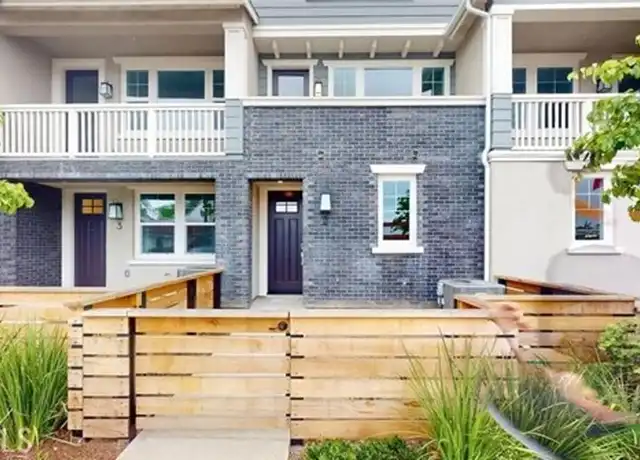 Property at 16424 Whittier Blvd #5, Whittier, CA, 90603, 3 beds, 3.5 baths, [object Object]