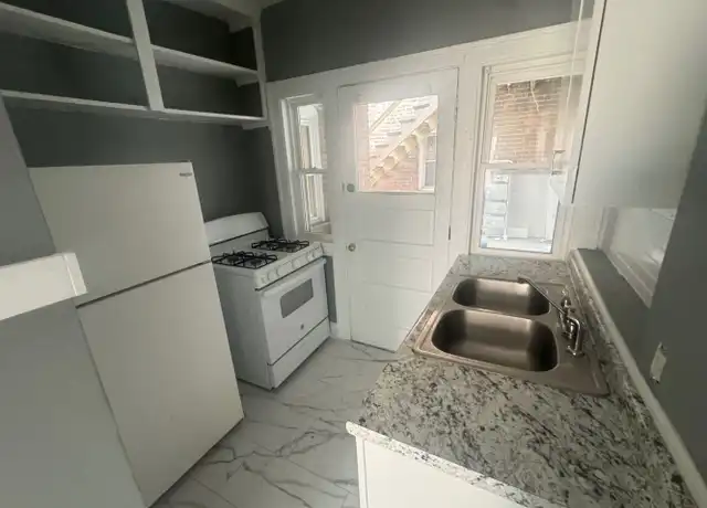 Property at 9605 Lorain Ave Unit 6, Cleveland, OH, 44102, 1 bed, 1 bath, [object Object]