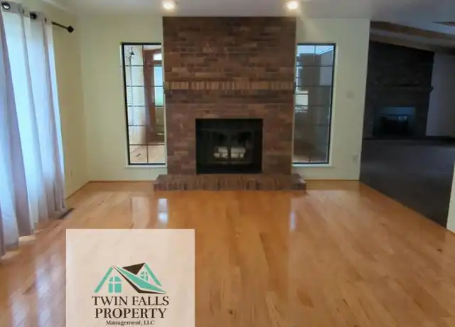 Property at 955 Woodriver Dr, Twin Falls, ID, 83301, 4 beds, 2 baths, [object Object]