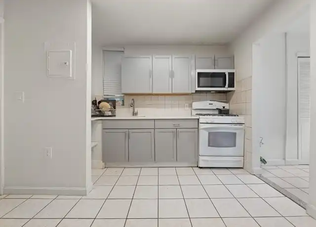 Property at 198 Chelsea St Unit 2, Boston, MA, 02128, 3 beds, 1 bath, [object Object]