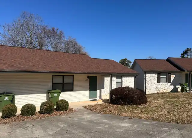 Property at 1717 Tuckaleechee Pike, Maryville, TN, 37803, 2 beds, 1 bath, [object Object]