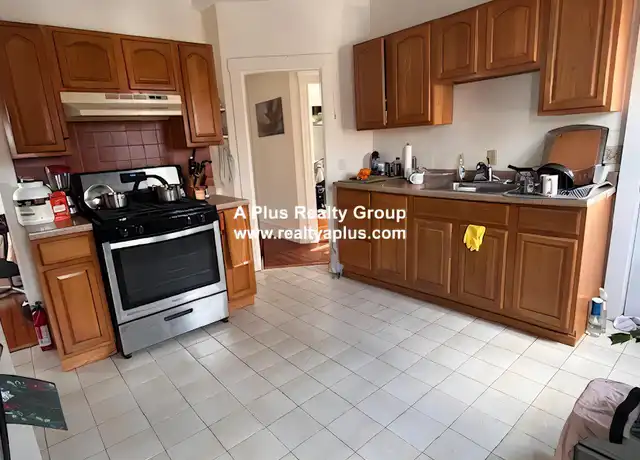 Property at 385 Pond Ave Unit 3, Brookline, MA, 02445, 2 beds, 1 bath, [object Object]