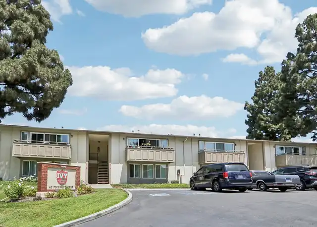 Property at Pickwick Park - 2400 Pickwick Dr, Camarillo, CA, 93010, 1-2 bed, 1 bath, [object Object]