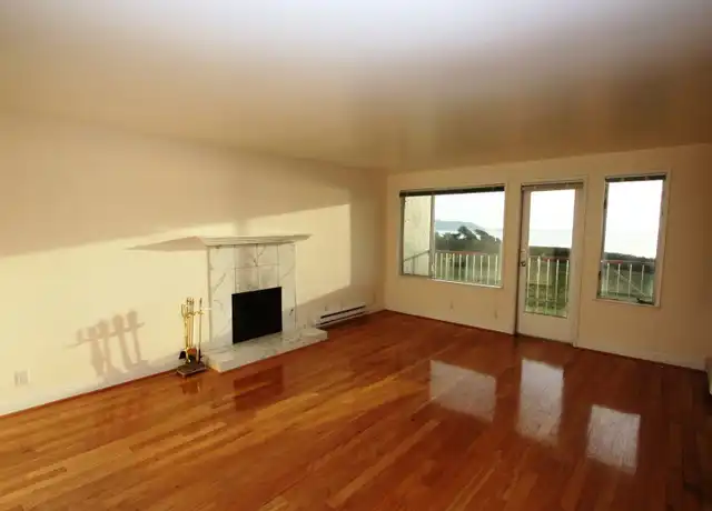 Property at 5015 Palmetto Ave #7, Pacifica, CA, 94044, 2 beds, 1 bath, [object Object]