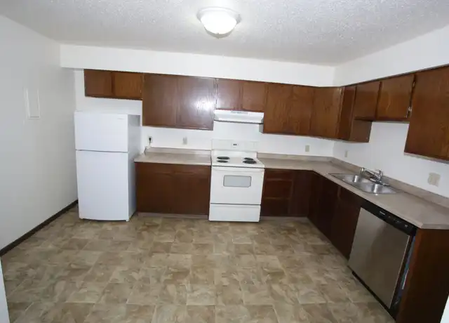 Property at 2400 S 17th St Unit 2400-2, Grand Forks, ND, 58201, 2 beds, 1 bath, [object Object]