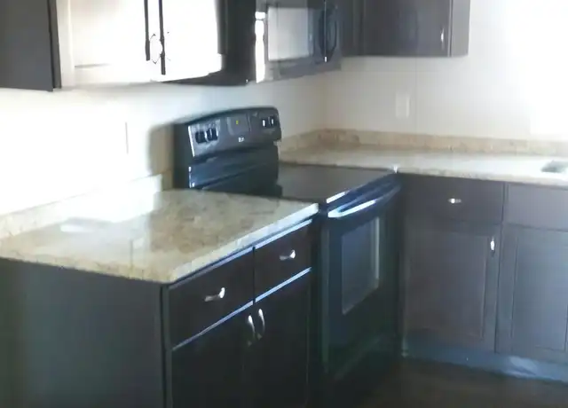 Property at 696 N Main St Unit 6, Fall River, MA, 02720, 2 beds, 1 bath, [object Object]