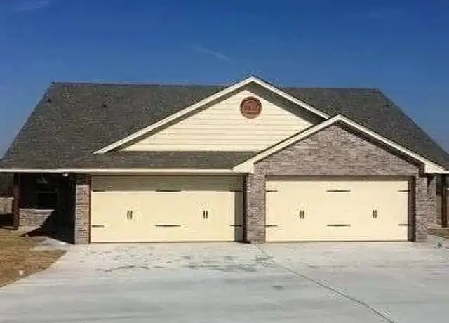 Property at 900 Twine St Unit 1, Granbury, TX, 76049, 3 beds, 2 baths, [object Object]