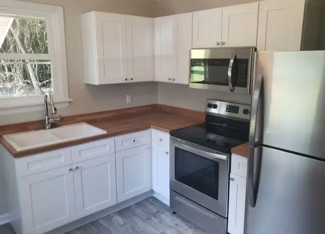 Property at 4 Country Squire Ct, Sumter, SC, 29154, 2 beds, 1 bath, [object Object]