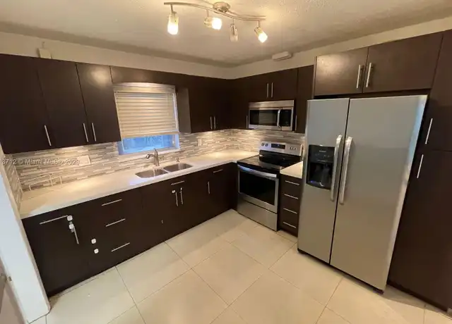 Property at 5170 SW 40th Ave, Fort Lauderdale, FL, 33314, 2 beds, 2 baths, [object Object]