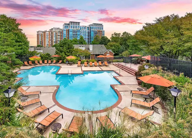 Photo of 1526 Lincoln Cir, West McLean, VA 22102
