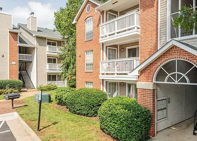 Photo of 1526 Lincoln Cir, West McLean, VA 22102
