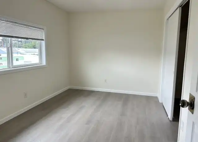 Property at 3550 SE 130th Ave Unit 2, Portland, OR, 97236, 1 bed, 1 bath, [object Object]