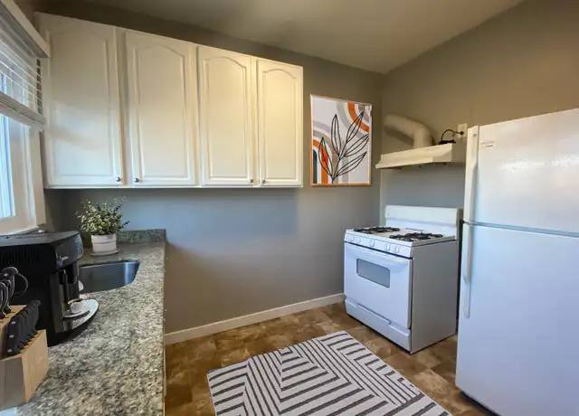 Property at 2044 International Blvd - Sunny Studios and LIVE/WORK - 2044 International Blvd, Oakland, CA, 94606, 0 beds, 1 bath, [object Object]