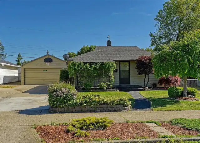 Property at 3015 W Eloika Ave, Spokane, WA, 99205, 3 beds, 2 baths, [object Object]