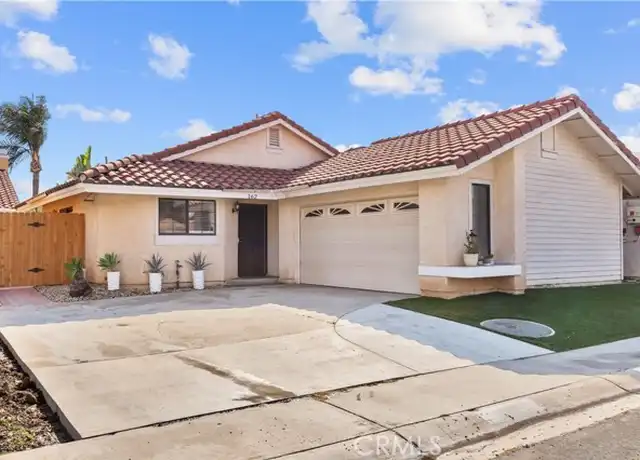 Property at 162 Mistletoe Dr, Corona, CA, 92879, 2 beds, 2 baths, [object Object]