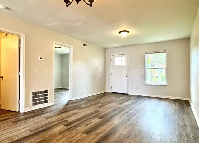 Property at 315 S Dudley St Unit 1, Burgaw, NC, 28425, 2 beds, 1 bath, [object Object]