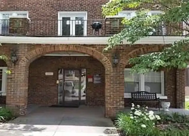 Property at Park Plaza Apartments - 205 Brush Creek Blvd, Kansas City, MO, 64112, 0-1 beds, 1 bath, [object Object]