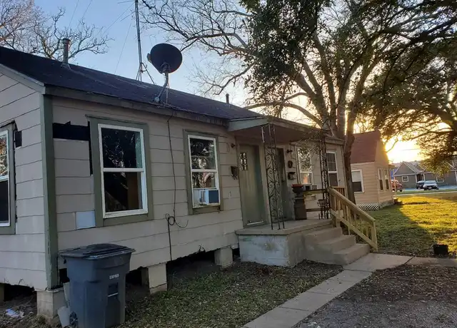 Property at 2308 8th St, Bay City, TX, 77414, 1 bed, 1 bath, [object Object]