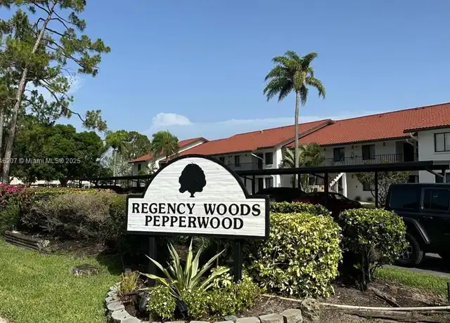 Property at 4967 Pepper Cir #206, Naples, FL, 34113, 2 beds, 2 baths, [object Object]