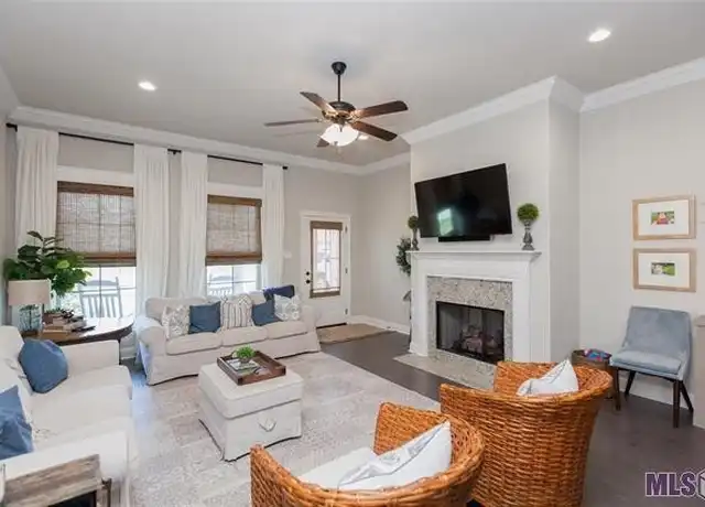 Property at 9068 Falling Oak Dr, Baton Rouge, LA, 70817, 4 beds, 2 baths, [object Object]