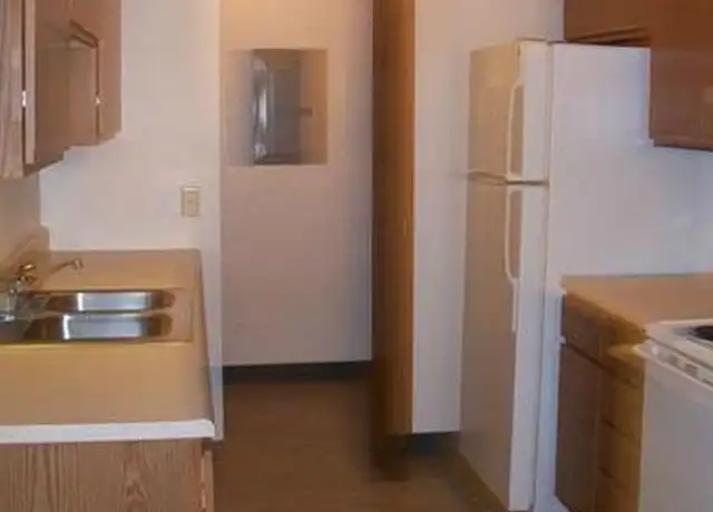 Property at 49 Cherry Tree Ln Unit 101, Hillsdale, MI, 49242, 1 bed, 1 bath, [object Object]