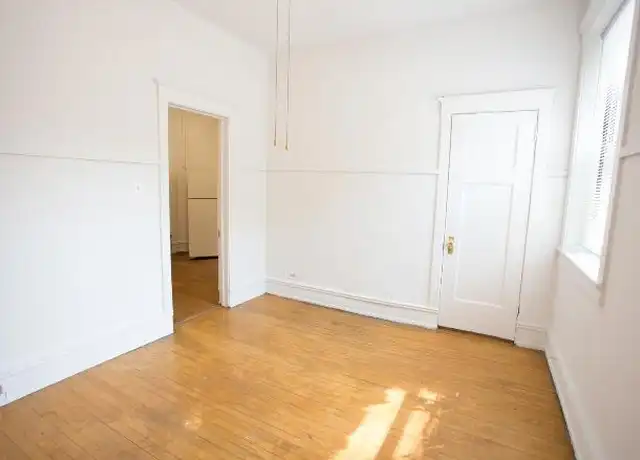 Property at 5474 S Hyde Park Blvd, Chicago, IL, 60615, 1 bed, 1 bath, [object Object]